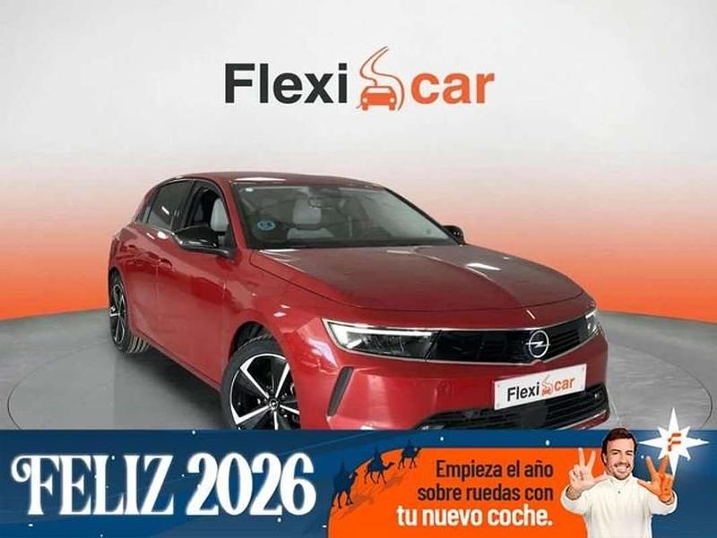 Rojo Usado 2022 Opel Astra Elegance Utilitario | 13.990 € (Precio justo) - Imagen 1/4