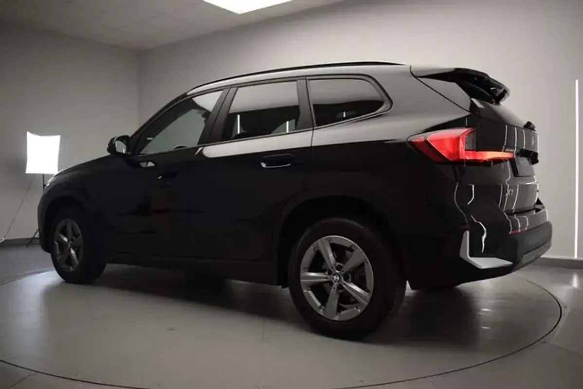 Usado BMW X1 163 CV (119 kW) 2023 Negro SUV