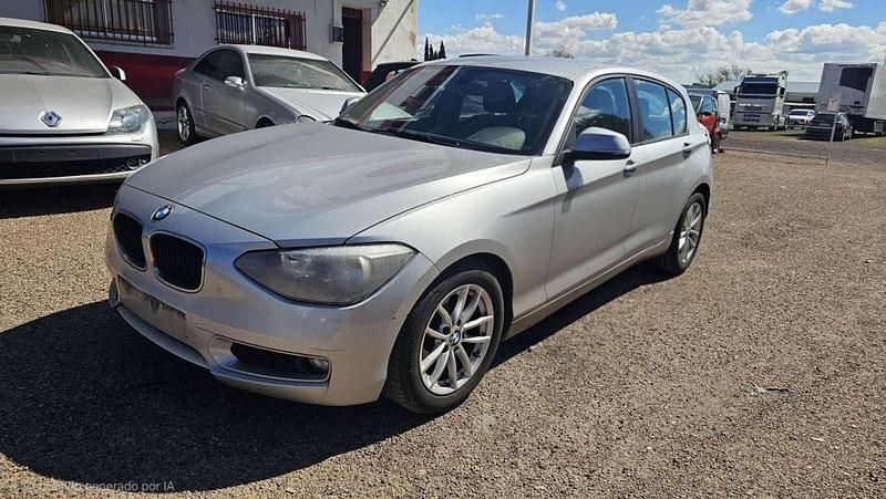 Usado BMW 116 116 CV (85 kW) 2013 Gris Utilitario