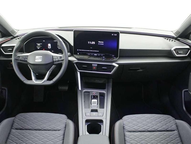 Usado Seat Leon FR 207 CV (152 kW) 2025 Gris Berlina