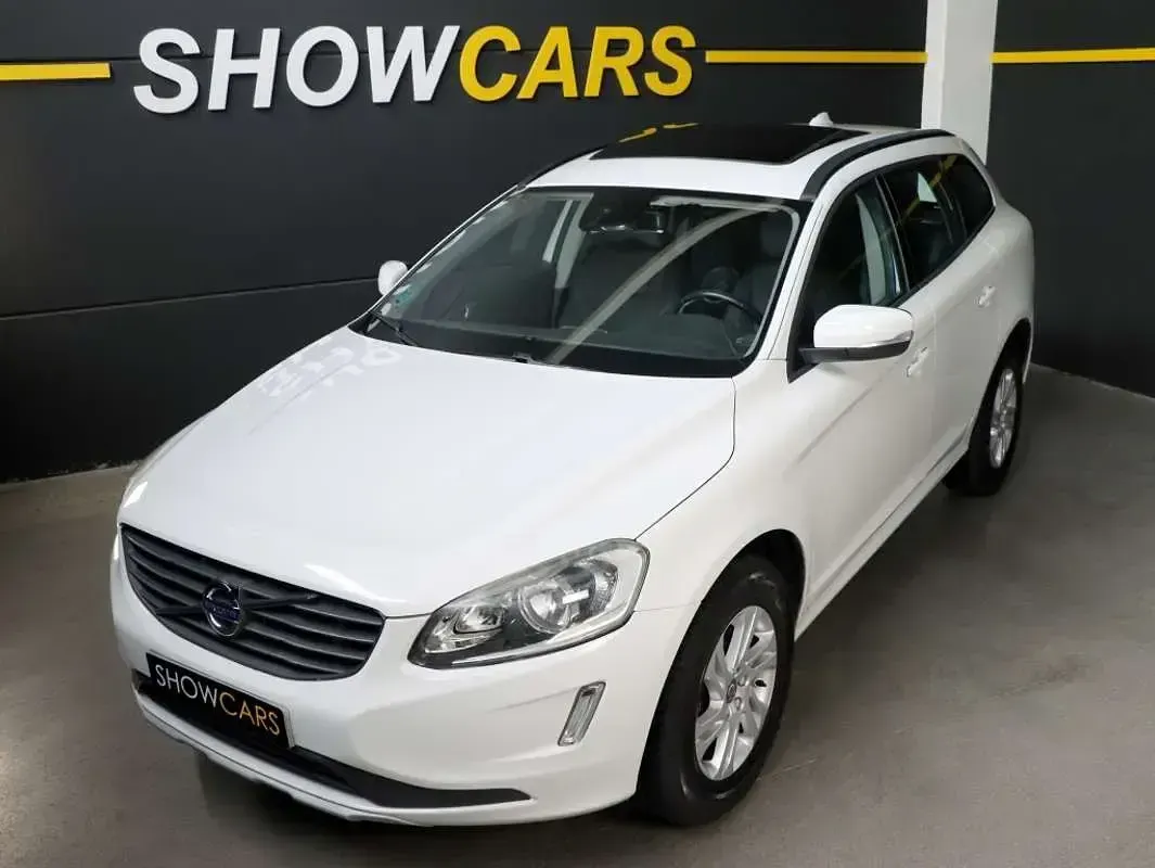 Usado Volvo XC60 Momentum 150 CV (110 kW) 2016 Blanco SUV