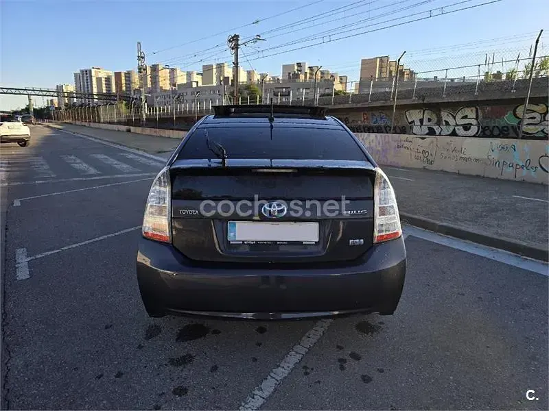 Usado Toyota Prius Executive 136 CV (100 kW) 2010 Gris / plata Utilitario
