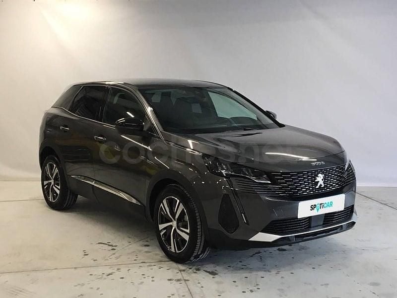 Usado Peugeot 3008 Allure 130 CV (95 kW) 2024 Gris / plata SUV