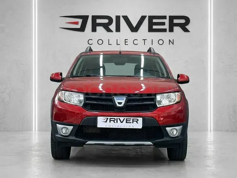 Usado Dacia Sandero Stepway 90 CV (66 kW) 2015 Rojo Berlina