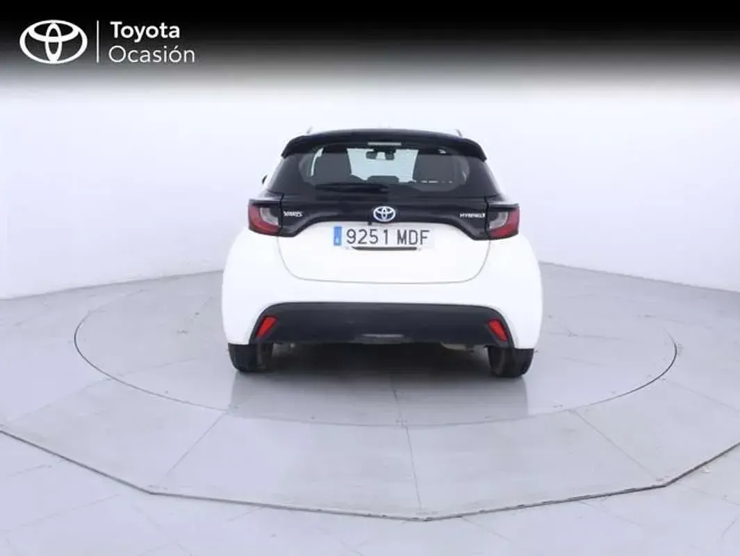 Occasion Toyota Yaris Hybrid Business Edition 116 PK (85 kW) 2023 Wit Hatchback