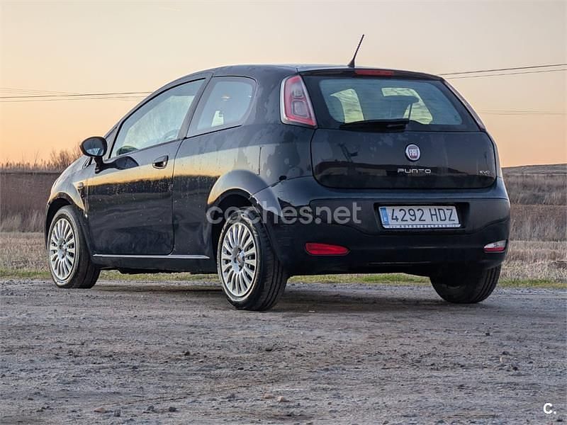 Usado Fiat Punto Evo Dynamic 75 CV (55 kW) 2011 Azul Utilitario