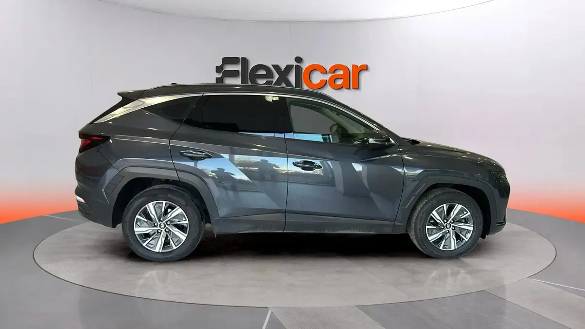 Usado Hyundai Tucson 136 CV (100 kW) 2022 Gris SUV