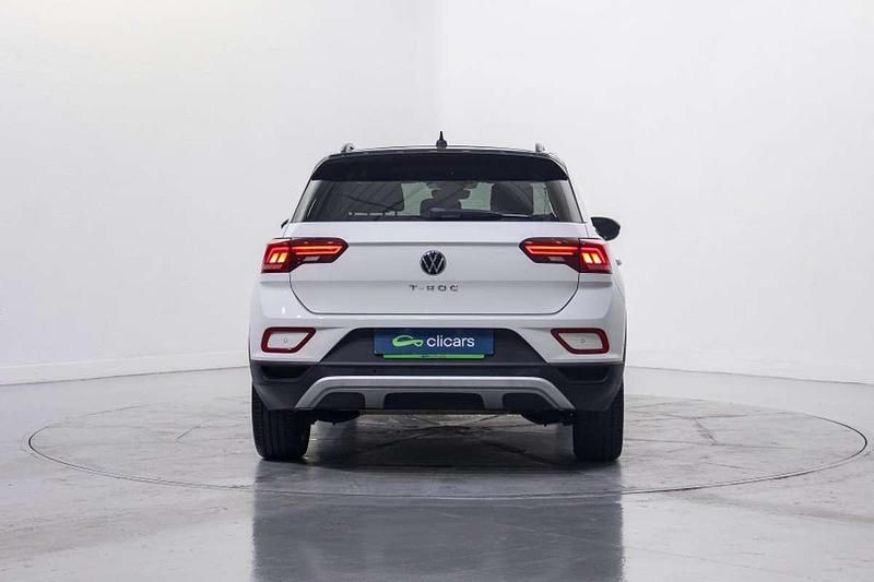 Usado VW T-Roc Life 150 CV (110 kW) 2022 Negro SUV