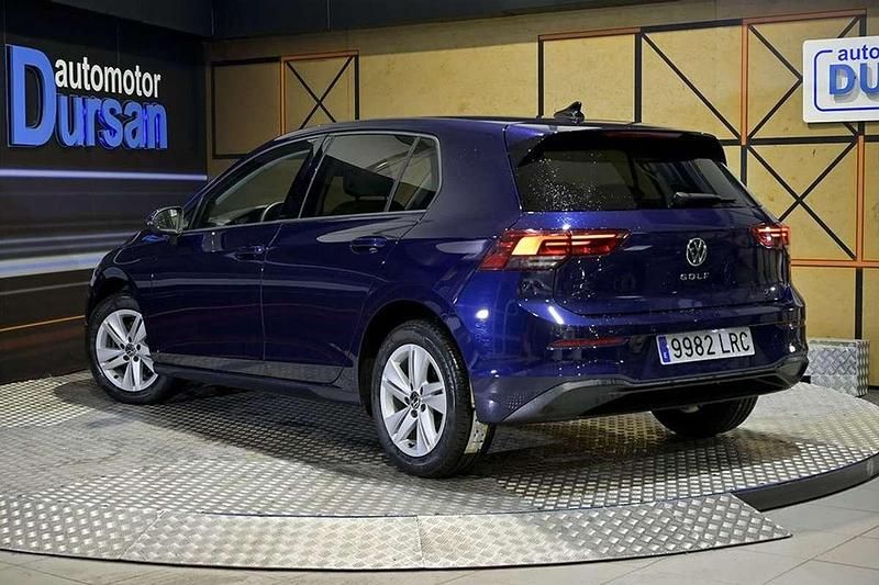 Usado VW Golf VIII Life 131 CV (96 kW) 2021 Azul Utilitario