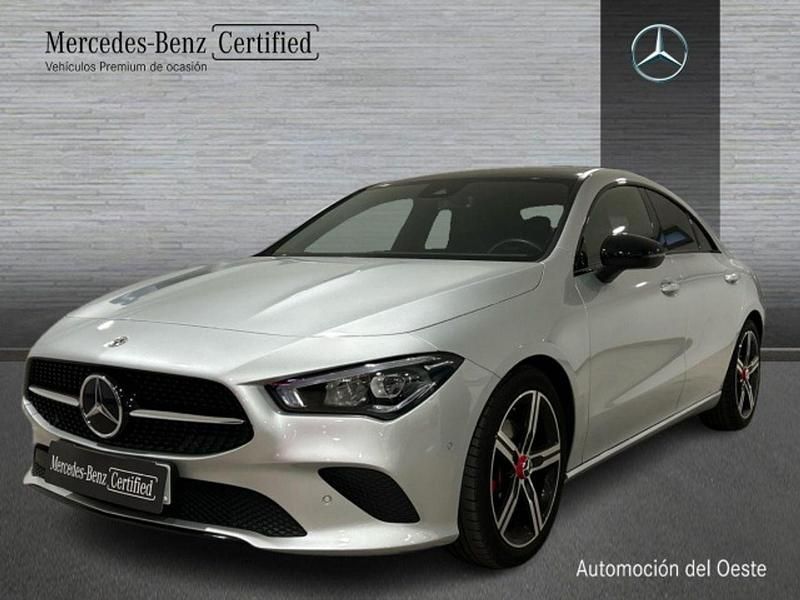 Gris Usado 2023 Mercedes CLA180 Berlina | 32.900 € (Un poco caro) - Imagen 1/4