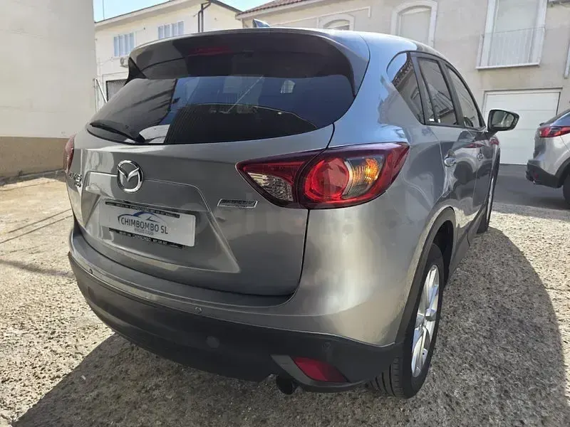 Usado Mazda CX-5 Luxury 175 CV (128 kW) 2014 Gris / plata SUV
