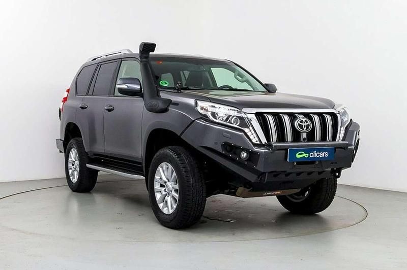 Usado Toyota Land Cruiser 177 CV (130 kW) 2017 Gris SUV