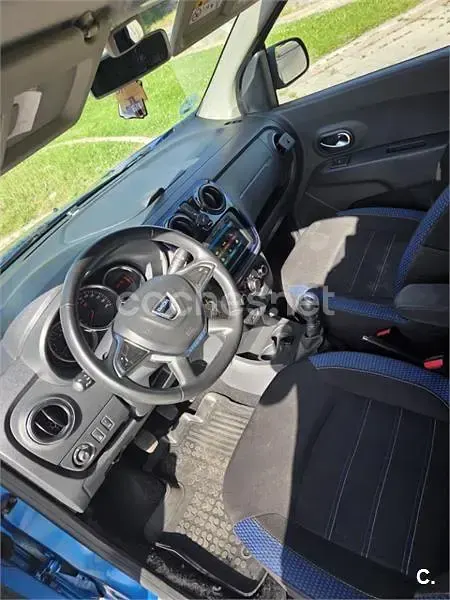 Usado Dacia Lodgy Comfort 115 CV (84 kW) 2021 Azul Monovolumen