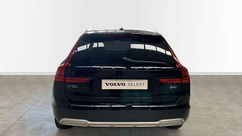 Usado Volvo V90 CC Core 197 CV (144 kW) 2023 Negro Familiar