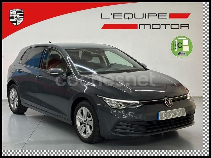 Gris / plata Usado 2021 VW Golf VIII Life Berlina | 21.990 € (Precio justo) - Imagen 1/4