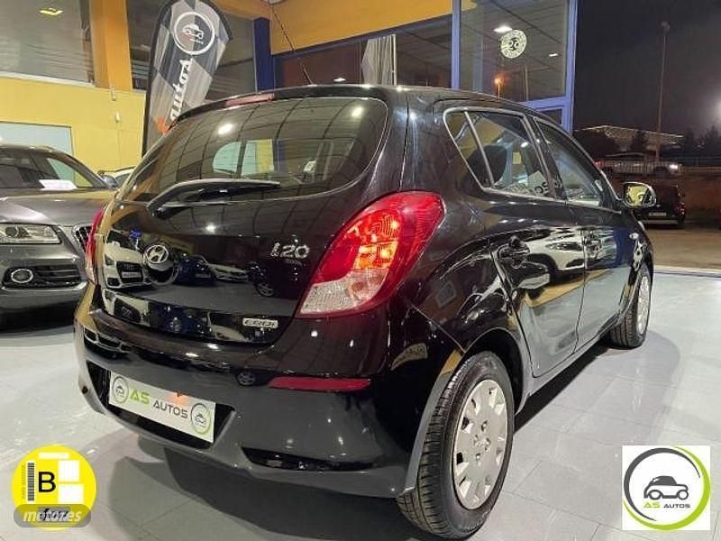 Usado Hyundai i20 Classic 75 CV (55 kW) 2013 Negro Utilitario