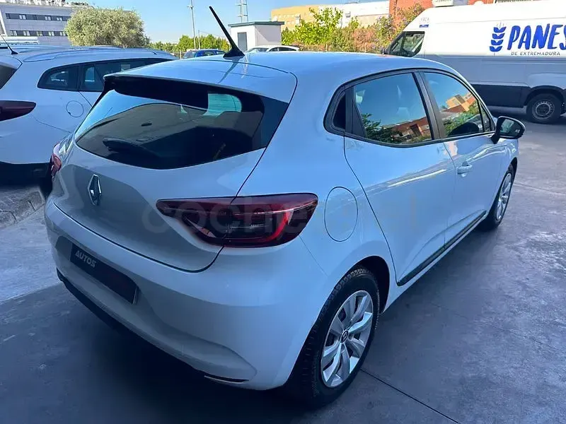 Usado Renault Clio V Business 100 CV (73 kW) 2022 Blanco Berlina