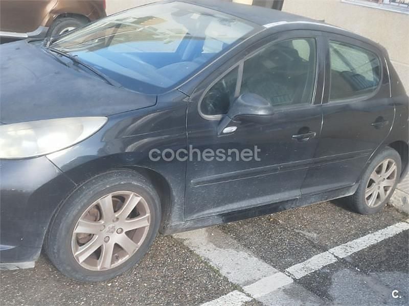 Negro Usado 2006 Peugeot 207 Premium Berlina | 1800 € (Buen precio) - Imagen 1/4