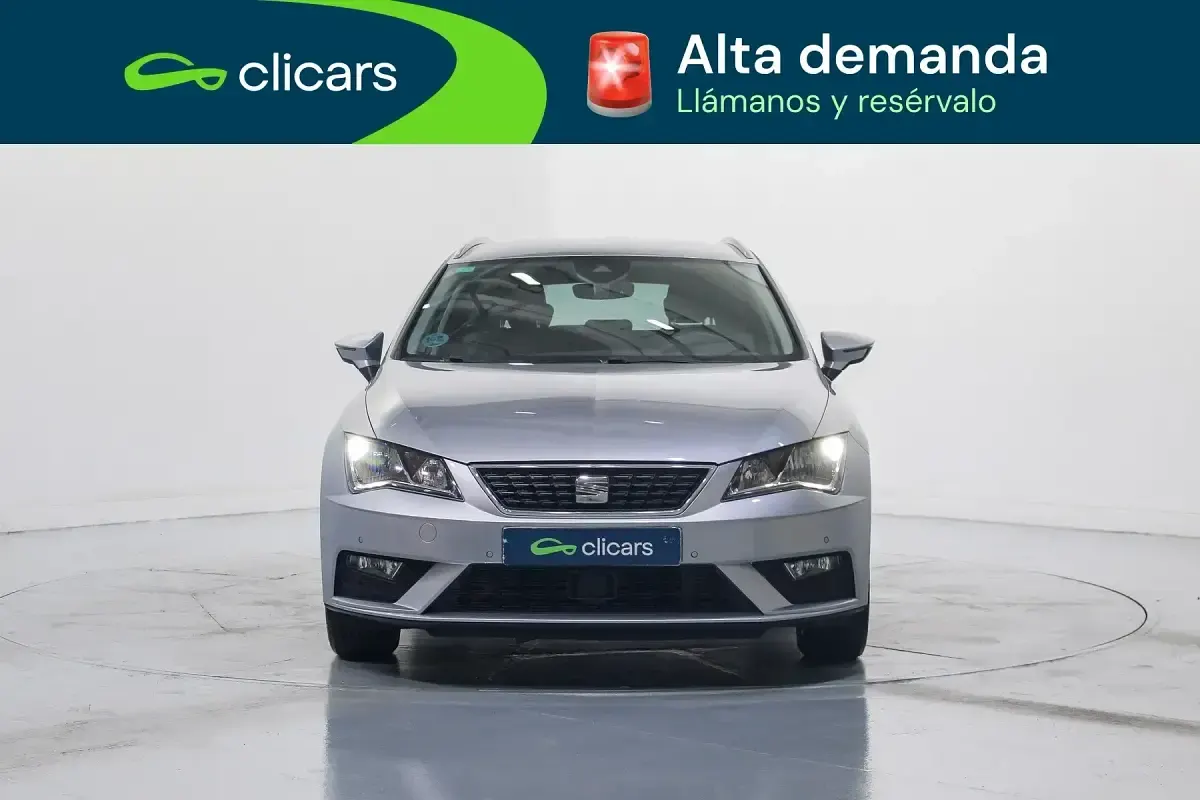 Usado Seat Leon Style 150 CV (110 kW) 2019 Gris Familiar