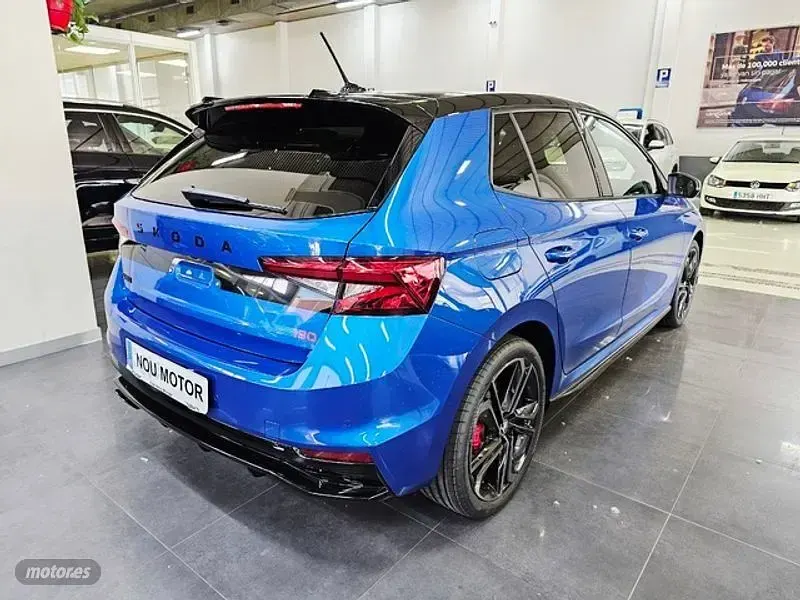 Nuevo Skoda Fabia 177 CV (130 kW) 2026 Azul Utilitario
