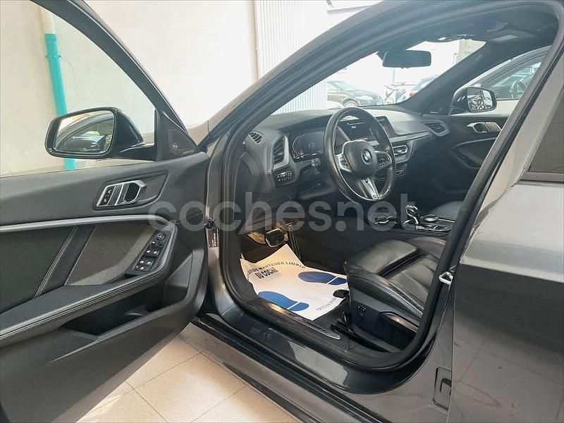 Usado BMW 120 Comfort Edition 190 CV (139 kW) 2019 Gris / plata Utilitario