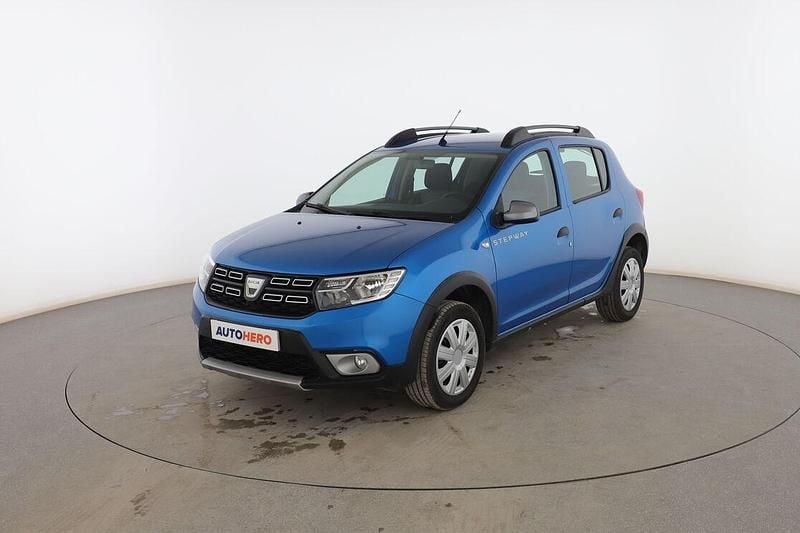Usado Dacia Sandero Essentiel 95 CV (69 kW) 2020 Azul Utilitario