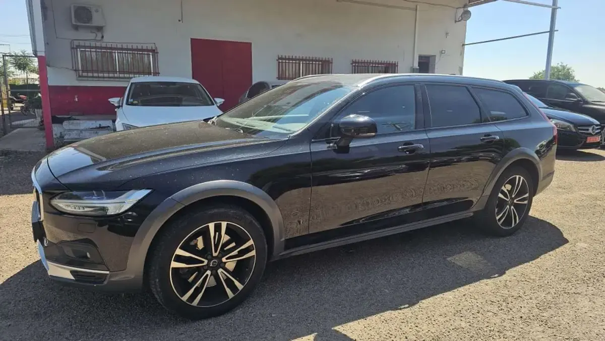 Usado Volvo V90 CC 190 CV (139 kW) 2021 Negro Familiar