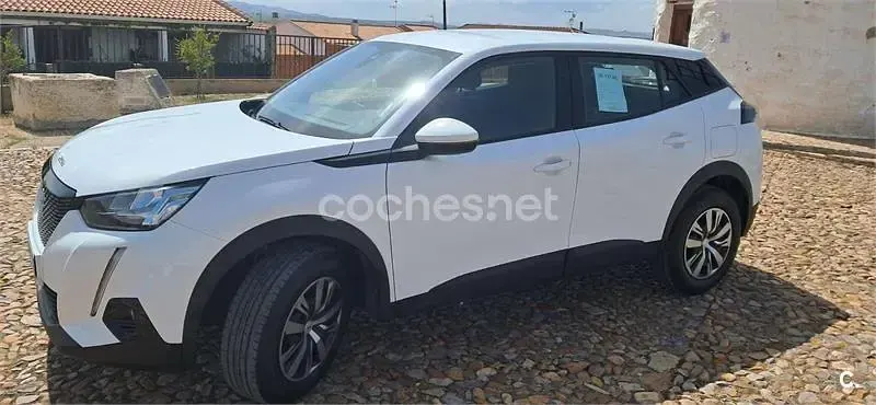 Używany Peugeot 2008 Style 110 KM (80 kW) 2021 Biały SUV