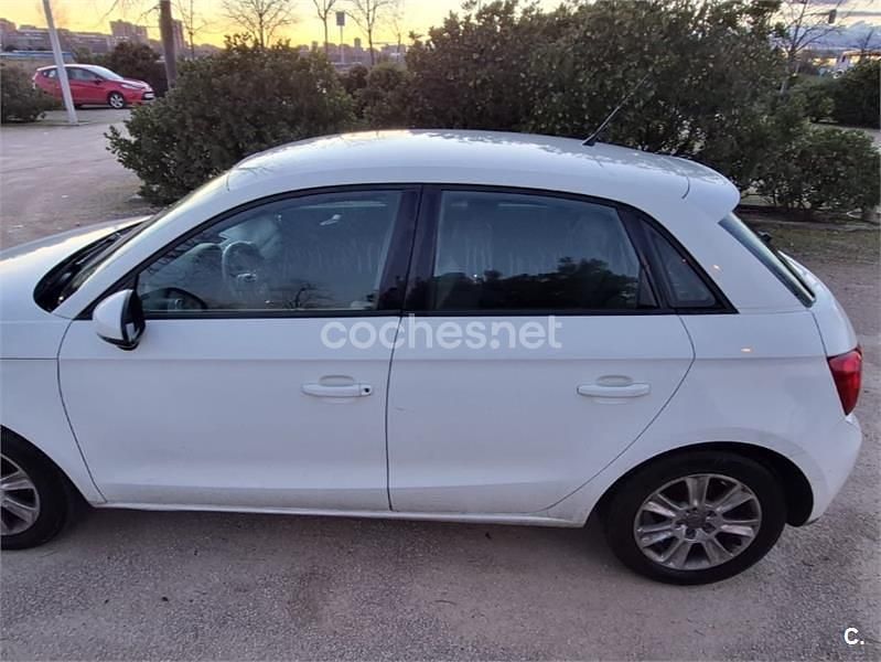 Usado Audi A1 Sportback Attraction 90 CV (66 kW) 2012 Blanco Utilitario