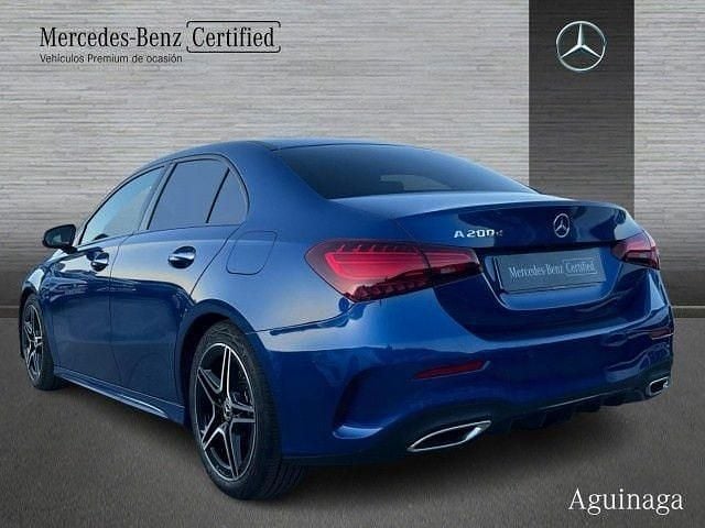 Begagnad Mercedes A200 AMG line 150 HK (110 kW) 2025 Blå