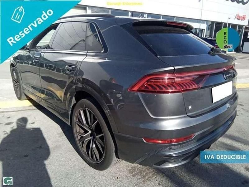 Usado Audi Q8 Ambiente 286 CV (210 kW) 2022 Gris SUV