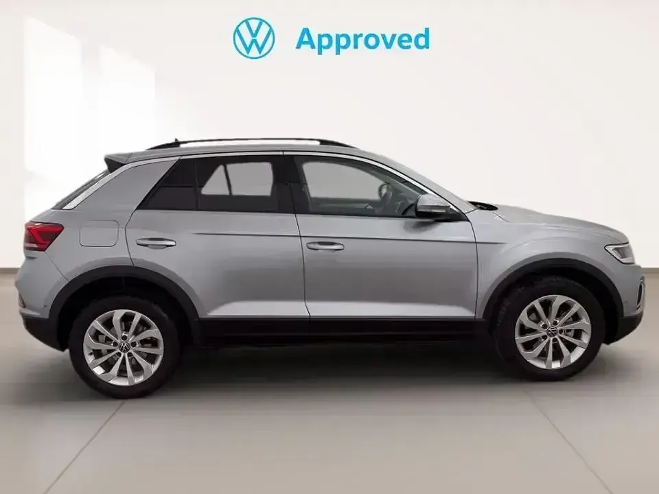 Usado VW T-Roc Life 110 CV (80 kW) 2023 Gris SUV