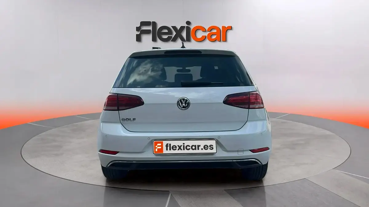 Usado VW Golf VII Advance 125 CV (91 kW) 2018 Blanco Berlina