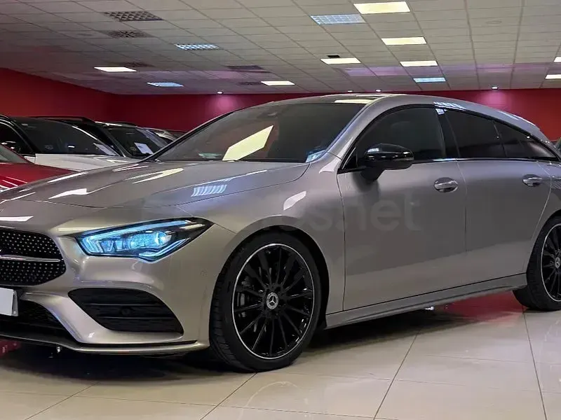 Usado Mercedes CLA180 Shooting Brake 136 CV (100 kW) 2021 Marrón Familiar