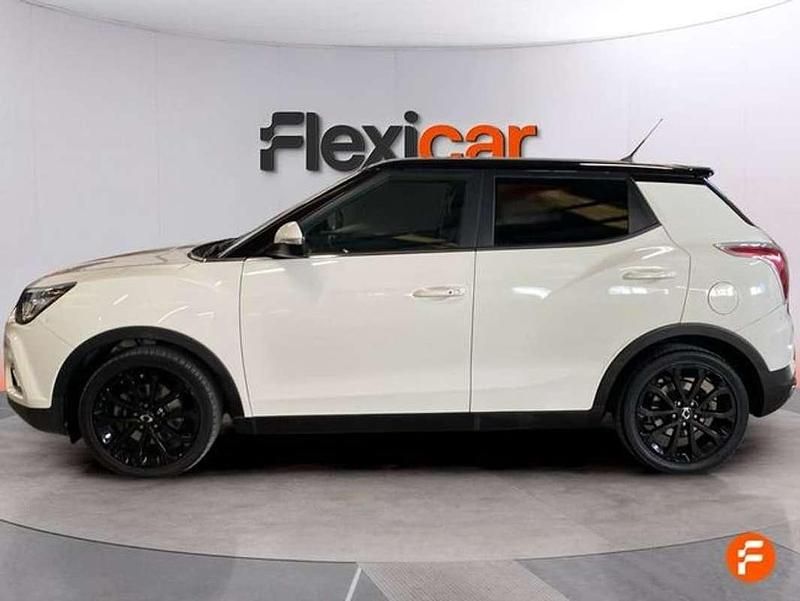 Usado Ssangyong (KGM) Tivoli 128 CV (94 kW) 2019 Beige SUV
