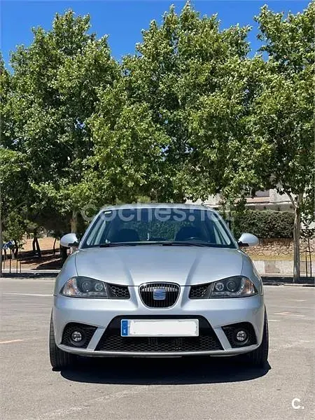 Usado Seat Ibiza Sport 100 CV (73 kW) 2005 Gris / plata Utilitario
