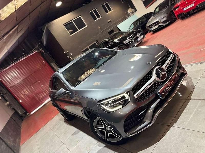 Usado Mercedes GLC300e 317 CV (233 kW) 2022 Gris Coupe