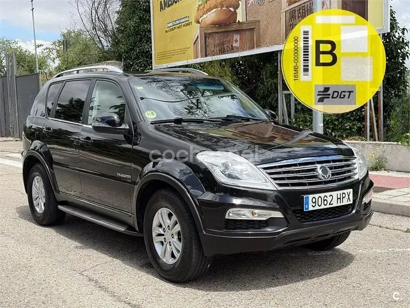 Usado SsangYong Rexton Premium Plus 155 CV (114 kW) 2013 Negro SUV