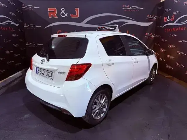 Usado Toyota Yaris 99 CV (72 kW) 2017 Blanco Berlina