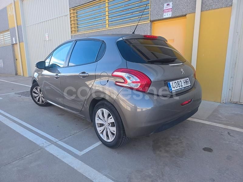 Usado Peugeot 208 Active 68 CV (50 kW) 2012 Beige Utilitario