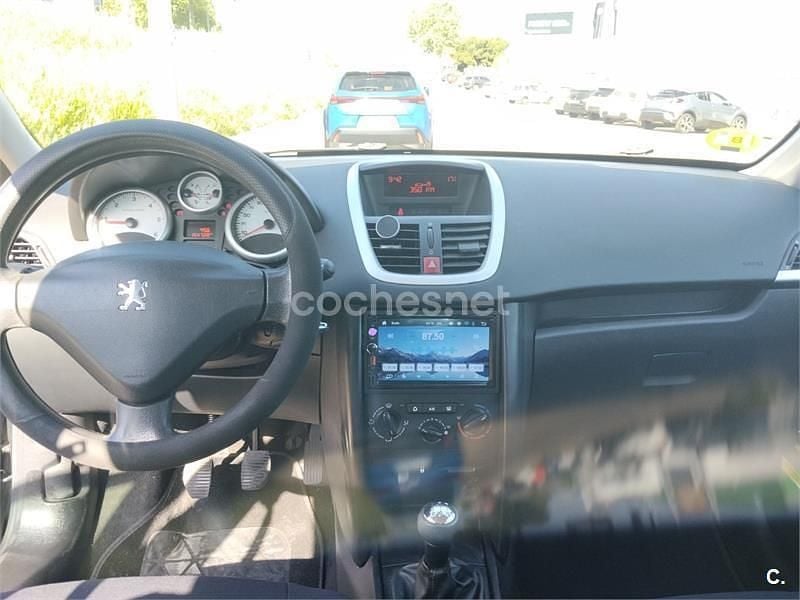 Usado Peugeot 207 70 CV (51 kW) 2009 Negro Berlina