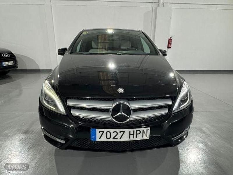 Usado Mercedes B180 109 CV (80 kW) 2013 Negro Monovolumen
