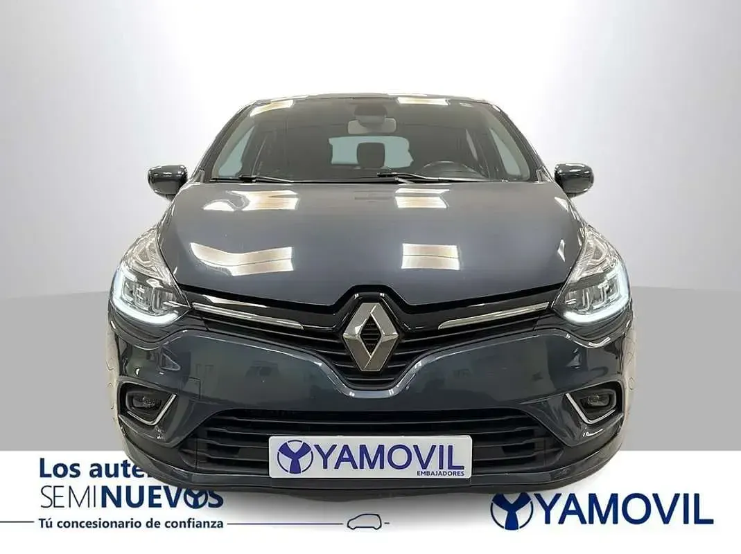 Usado Renault Clio Zen 90 CV (66 kW) 2018 Gris Utilitario
