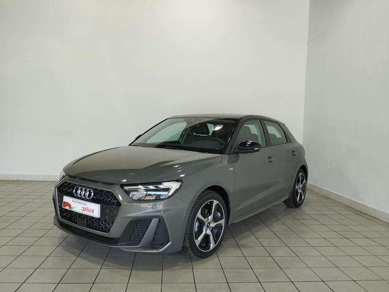 Gris Usado 2025 Audi A1 Sportback Utilitario | 27.100 € (Un poco caro) - Imagen 1/4
