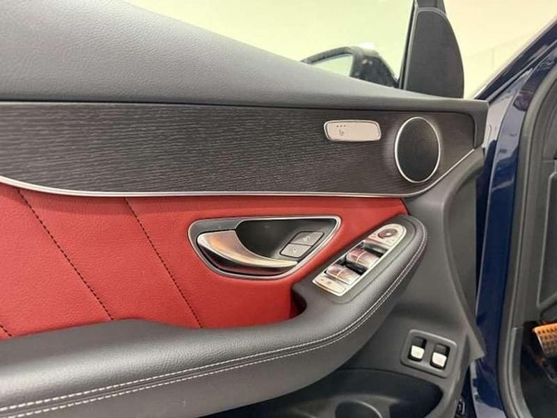 Usado Mercedes GLC300e 320 CV (235 kW) 2021 Azul Coupe