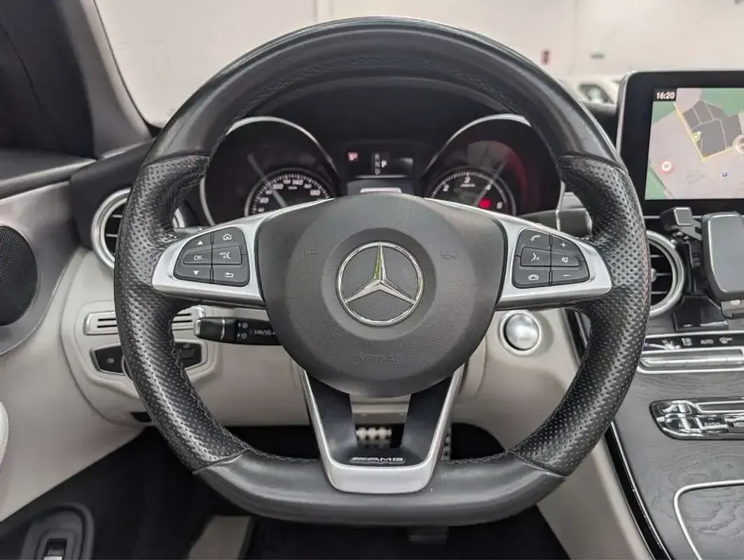 Usado Mercedes C220 170 CV (125 kW) 2018 Azul Descapotable