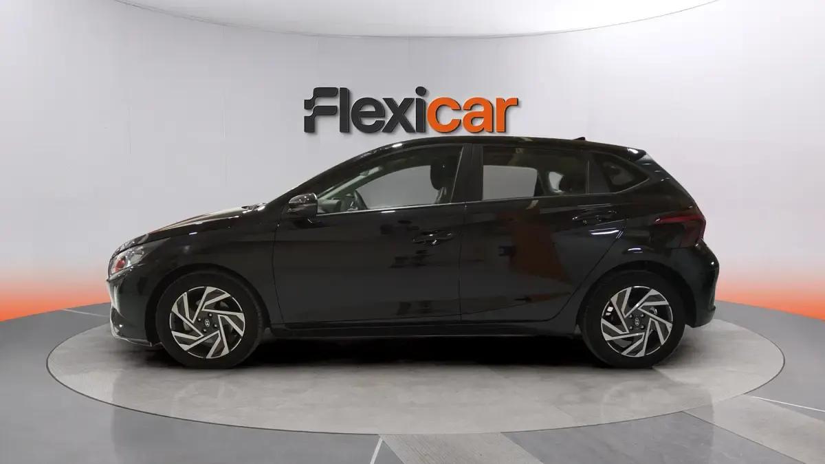 Usado Hyundai i20 101 CV (74 kW) 2024 Negro Utilitario