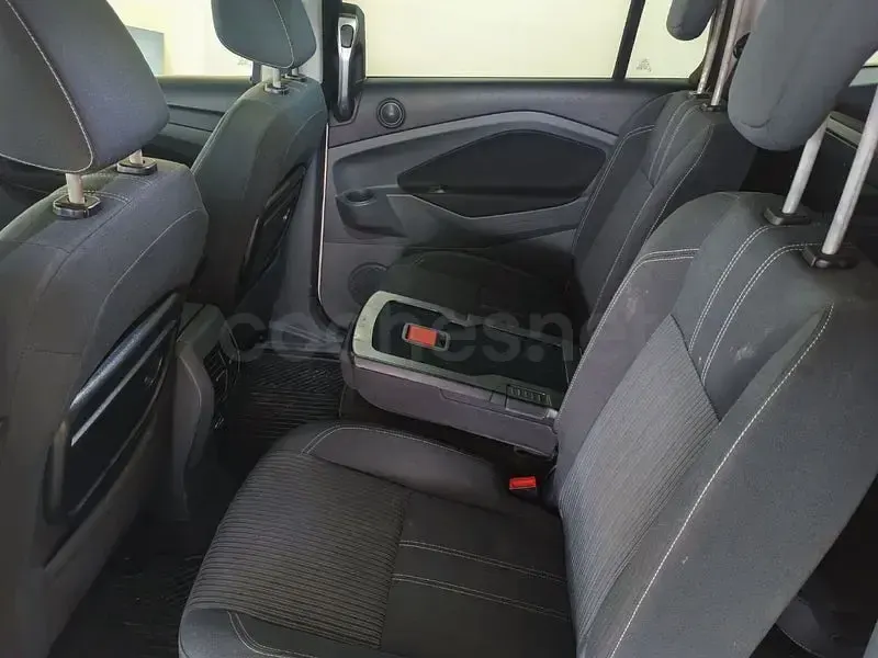 Usado Ford Grand C-Max Trend 115 CV (84 kW) 2011 Gris / plata Monovolumen