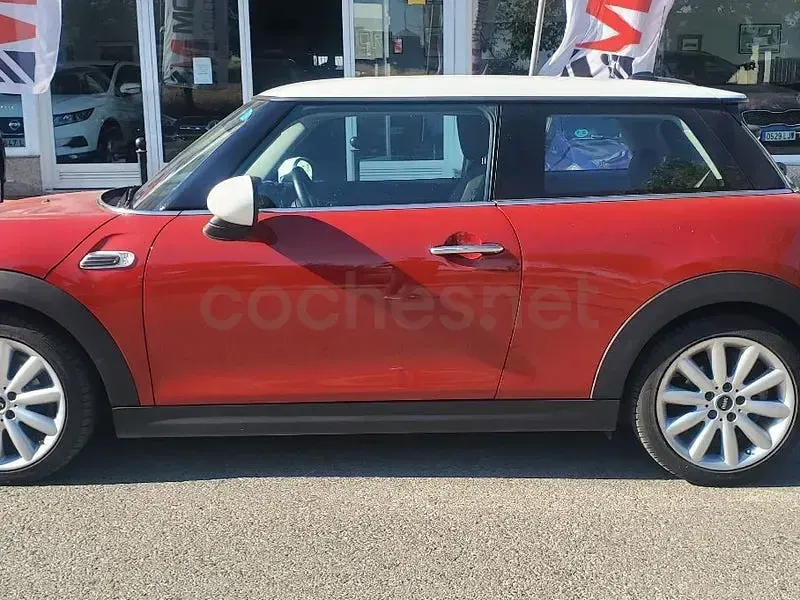 Usado Mini Cooper D 116 CV (85 kW) 2014 Rojo Utilitario