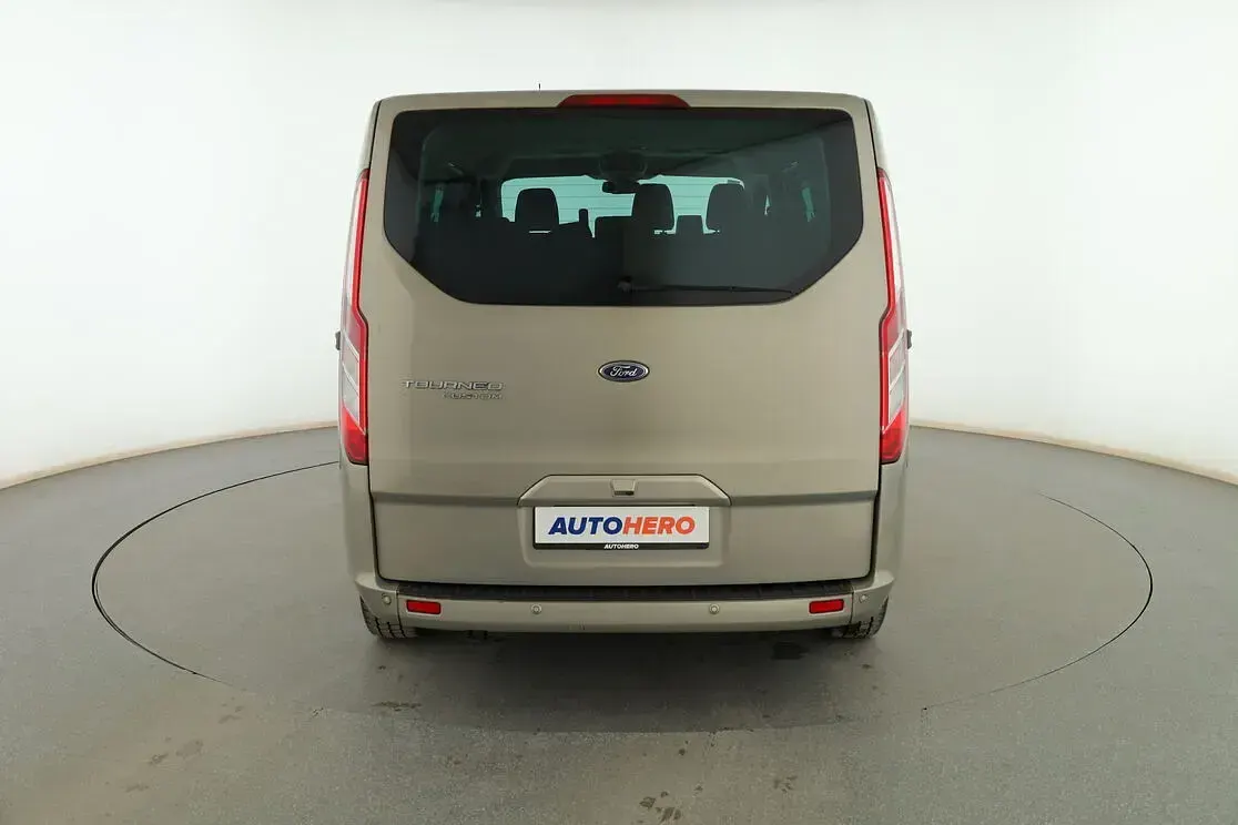 Usado Ford 300 Titanium 155 CV (114 kW) 2015 Beige Monovolumen